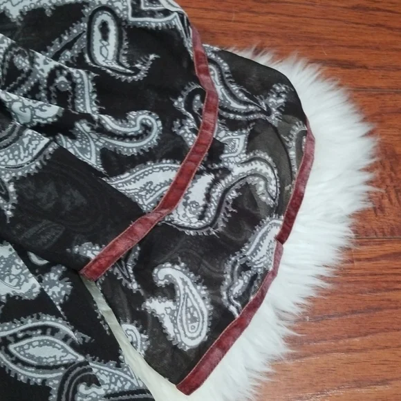 LOFT Belle Sleeve Black Paisley Blouse - Picture 8 of 8